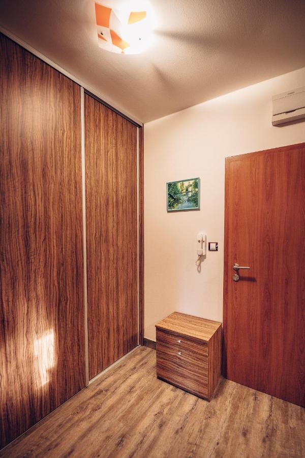 Apartmány Domino Zelezna Ruda Exterior foto