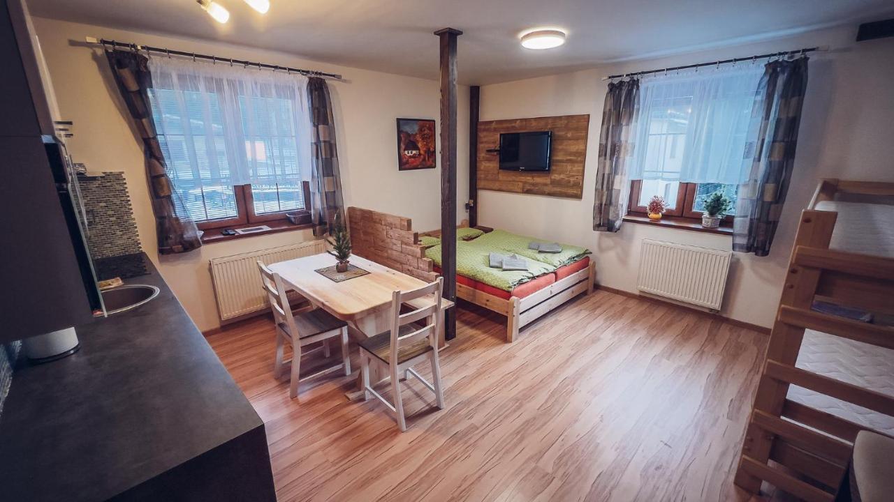 Apartmány Domino Zelezna Ruda Exterior foto