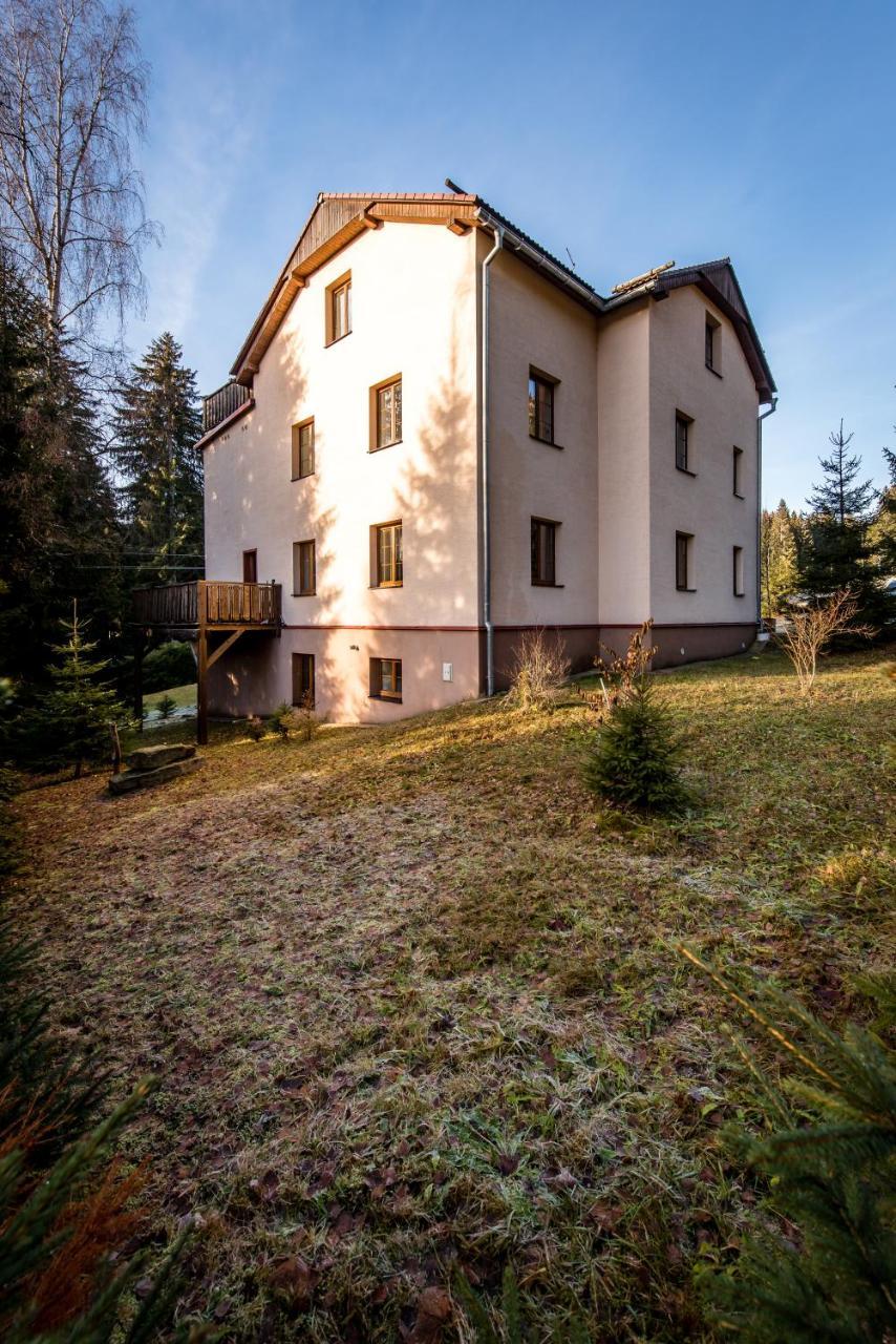 Apartmány Domino Zelezna Ruda Exterior foto