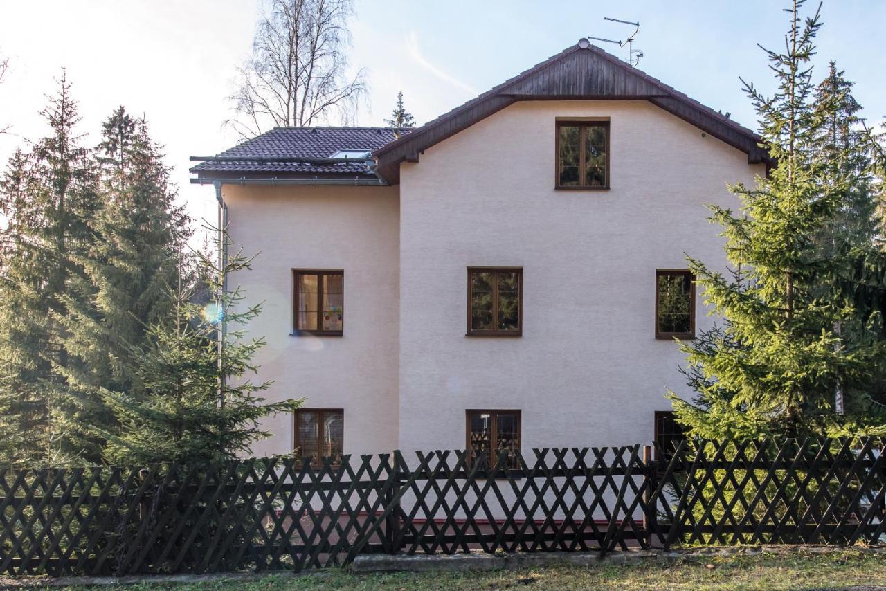 Apartmány Domino Zelezna Ruda Exterior foto