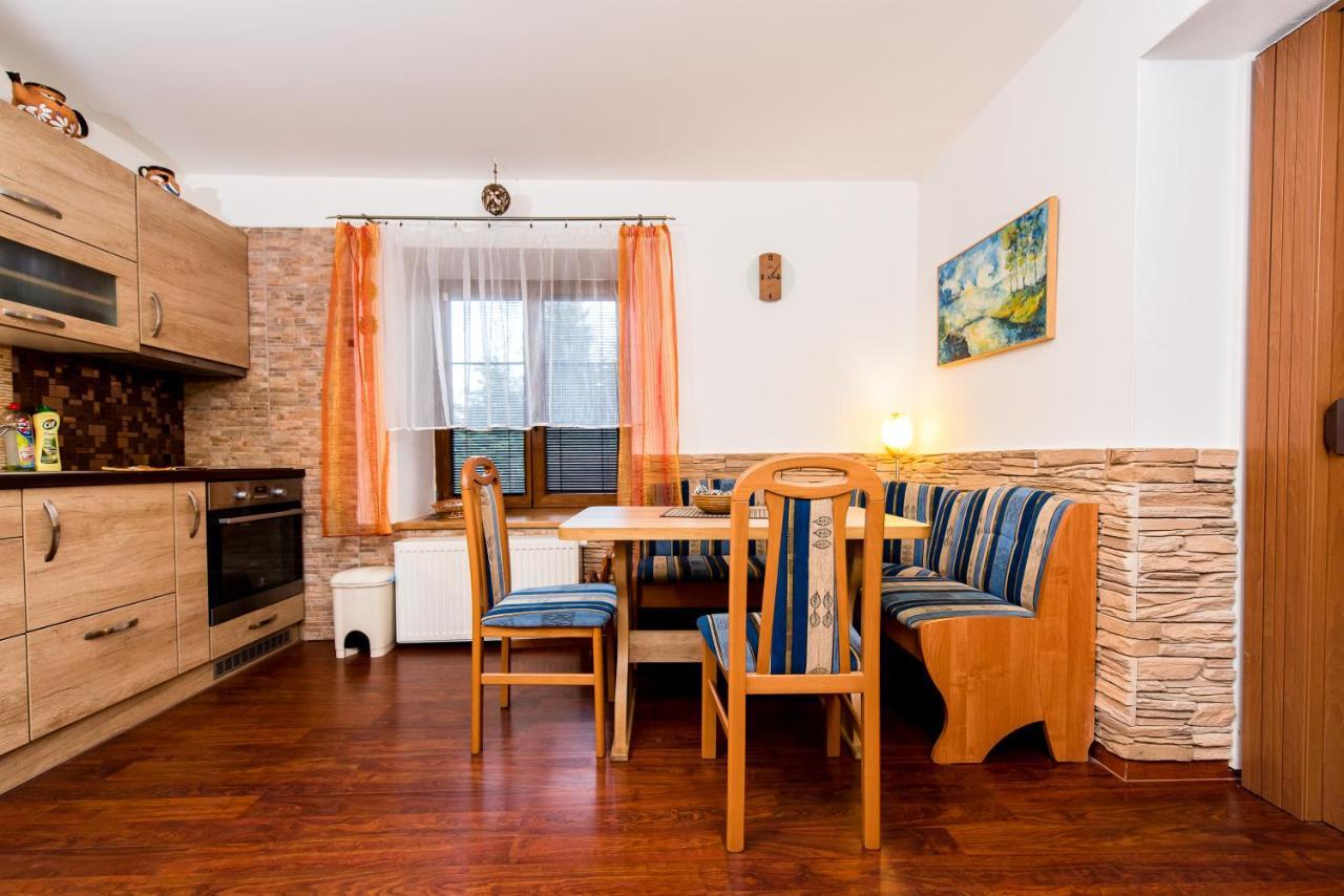 Apartmány Domino Zelezna Ruda Exterior foto