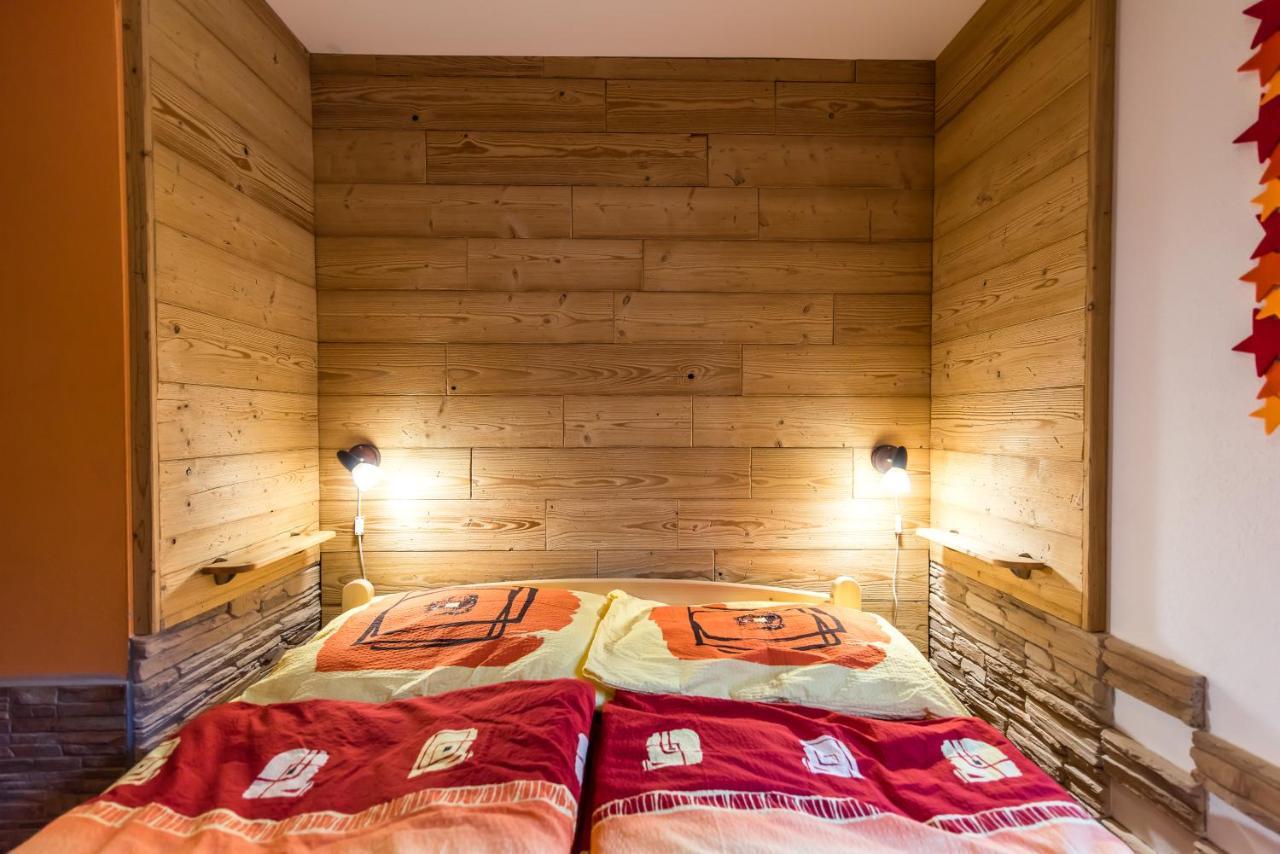 Apartmány Domino Zelezna Ruda Exterior foto